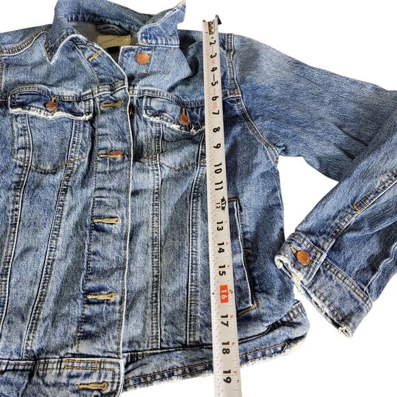 Universal Thread Distressed Denim Jacket Size XS - Picture 5 of 5
